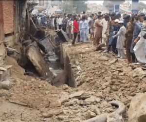 Gas-filled blast in drain leaves 8 injured in Karachi