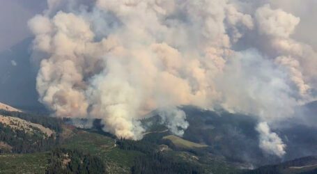Canadian wildfire threatens towns, govt orders evacuations