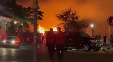 Fire erupts at Toronto waterfront restaurant