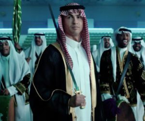 Cristiano Ronaldo dons sword, traditional Saudi dress