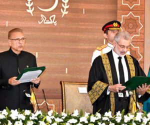 Justice Qazi Faez Isa takes oath as Chief Justice of Pakistan