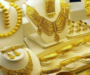 Gold rate up by Rs.2,200 per tola in Pakistan