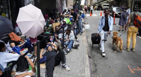 New York City further tightens time limit for migrants to move out of shelters