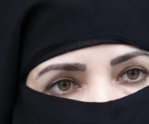 Swiss parliament approves ban on burqas, sets fine for violators