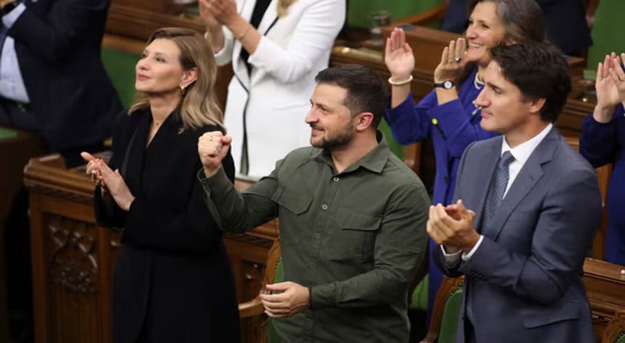 Volodymyr Zelensky and Justin Trudeau join a standing ovation for a Nazi veteran
(AP)