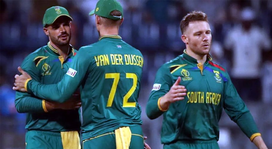 Ton-up De Kock leads South Africa's World Cup rout of Bangladesh