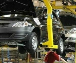 Pakistan’s three big auto manufacturers announce shutting down operations