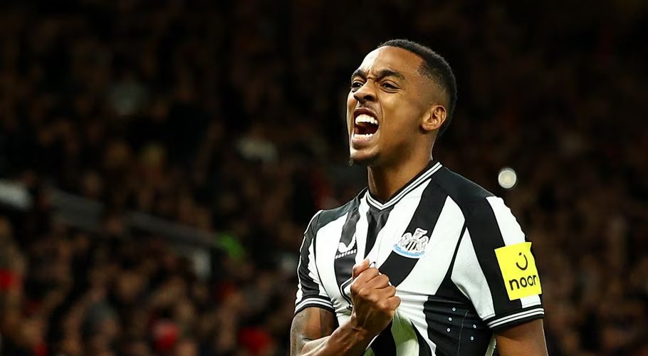 Football - Carabao Cup - Fourth Round - Manchester United v Newcastle United - Old Trafford, Manchester, Britain - November 1, 2023 Newcastle United's Joe Willock celebrates scoring their third goal REUTERS/Molly Darlington/ File Photo Acquire Licensing Rights