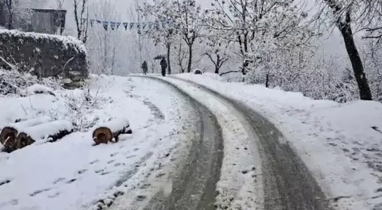 Nathia Gali was covered by one-foot snow as roads including Murree Road and other Link Roads were shut for commuters.