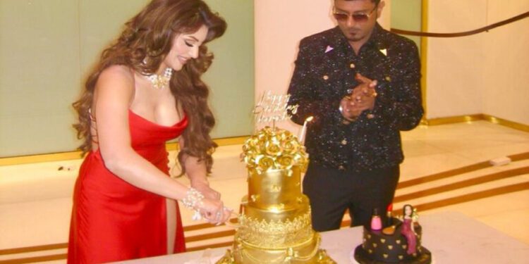 Urvashi Rautela cuts 24-carat gold birthday cake with Honey Singh (Instagram)