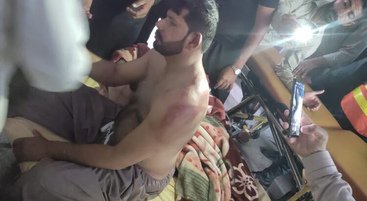 The incident happened at Madrisa Police Station, where the police had confiscated illegal weapons from the brother of one of the soldiers.