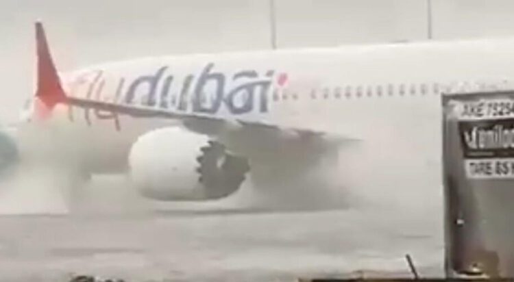 The world’s busiest air hub for international passengers Dubai International Airport has halted its operations in the chaos caused by the storm. (Image: Hum News)