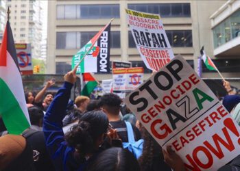 Pro-Palestinian protesters made their voices heard Monday outside the Met Gala, a high-profile fashion event at the Metropolitan Museum of Art in New York City. (AFP)