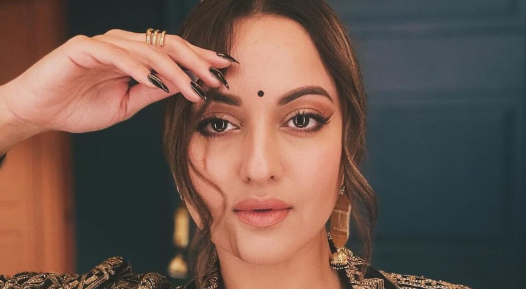 Sonakshi Sinha Opens Up About Doing Same Sex Scene In Heeramandi