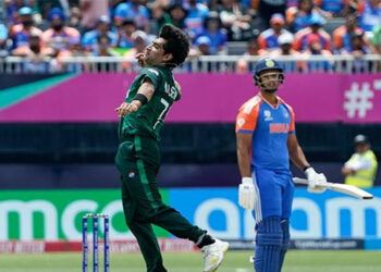 Pakistan´s Naseem Shah (L) celebrates as he takes his third wicket during the ICC men´s Twenty20 World Cup 2024 group A cricket match between India and Pakistan at Nassau County International Cricket Stadium in East Meadow, New York on June 9, 2024. — AFP