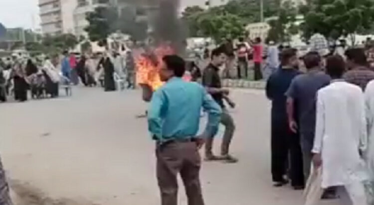 FILE: Demonstrations were held in different areas of Karachi against the over-billing of electricity bills on August 25, 2022, (Image: Twitter/X)