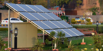 Solar panels installed at a Peshawar park to meet lighting needs. (Image: Dawn.com)