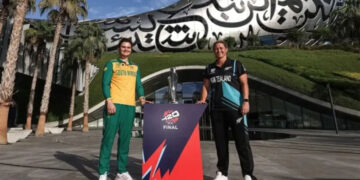 Laura Wolvaardt (left) and Sophie Devine with the T20 World Cup trophy at the Museum of the Future. Photo via ICC/File