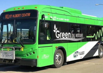 Each electric bus is equipped with advanced features, including a GPS tracker, Wi-Fi, USB ports, and an anti-slip floor. (Image: The Nation)