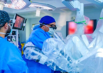 Surgery was performed on a 35-year-old man who had been hospitalized for 120 days due to advanced heart failure (Image: Arab News)