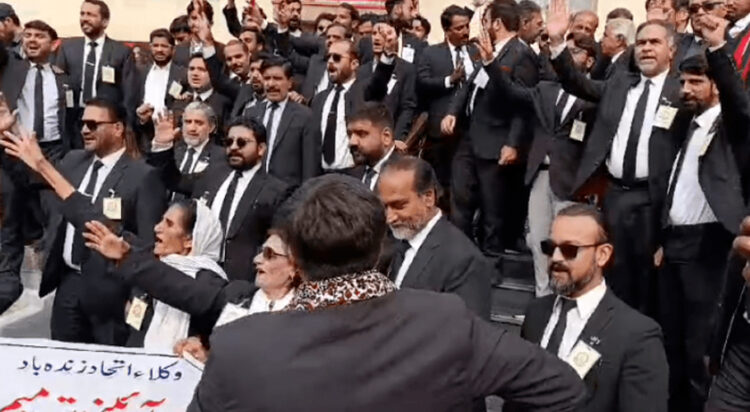 Lawyers stage protests In Islamabad against a JCP meeting and the 26th Amendment on Feb 10, 2025. (Image: Dawn.com)
