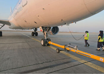 Female workers of Gerry’s dnata perform on ground operations, after a flight landed at Jinnah International Airport in Karachi, Pakistan, on February 28, 2025. (Screengrab/AN)