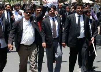 Lawyers gather in front of Hyderabad SSP’s office in an abortive attempt to meet him, on Tuesday (Credit: Dawn.com)