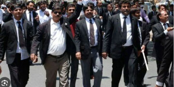 Lawyers gather in front of Hyderabad SSP’s office in an abortive attempt to meet him, on Tuesday (Credit: Dawn.com)