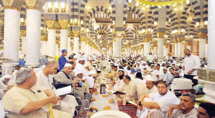 A view of Iftar at Maji-e-Nabavi:  Image online