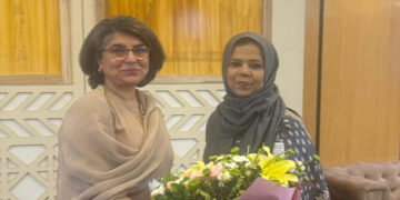 The picture shared by Dhaka Tribune on April 16, 2025, shows Bangladesh's Ministry of Foreign Affairs South Asia Wing's Director General, Ishrat Jahan (right), receiving Pakistani Foreign Secretary Amna Baloch (left) upon her arrival in Dhaka on April 15, 2025. (Dhaka Tribune)