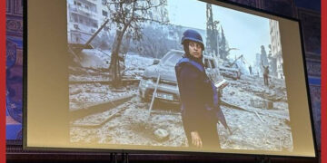 The photographer is also from Gaza and was herself evacuated in December 2023. She now portrays badly wounded Palestinians based in Doha. (X/@samarabuelouf)