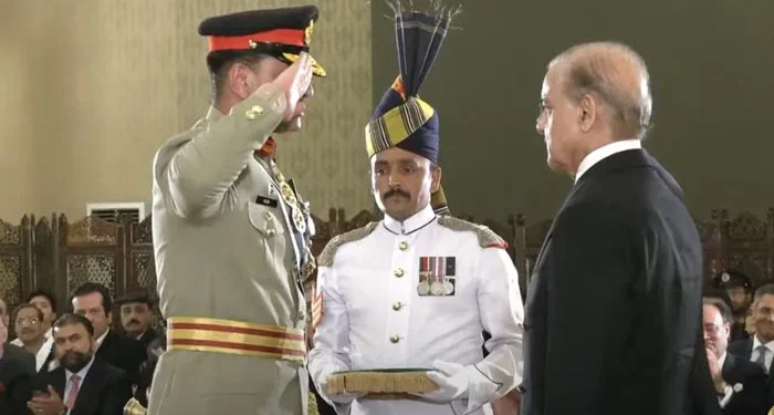 President Asif Ali Zardari confers baton of field marshal upon Chief of Army Staff Asim Munir on May 22, 2025. — Screengrab via Geo News