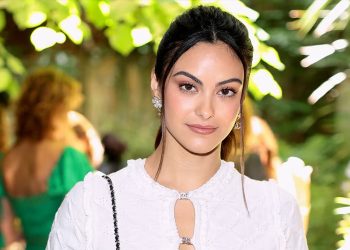 Camila Mendes