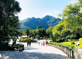 Daman-e-Koh is a park and viewpoint located in the Margalla Hills near Islamabad, Pakistan (Image: guidetopakistan.pk)