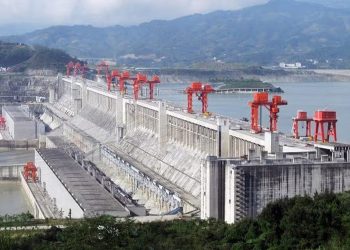 The Three Gorges Dam is a massive hydroelectric dam on the Yangtze River in China. The new project is set to triple the electricity output of the Three Gorges. Image by Rehman. Licensed under CC BY 2.0, Wikimedia Commons.