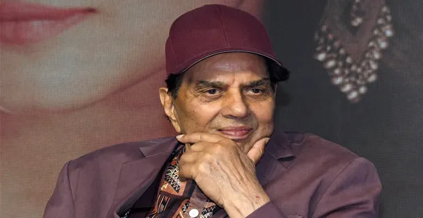 Bollywood's He-Man Dharmendra admitted to Mumbai hospital