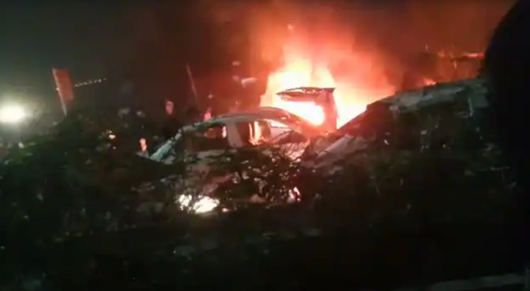 A high alert has been sounded in Delhi after an explosion was reported near Red Fort. An explosion was reported in a car near Delhi’s Red Fort around 6.30 pm Monday evening. Around seven fire tenders were pressed into action. (Indian Media)