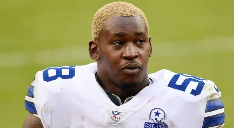 Aldon Smith playing for the Dallas Cowboys in October 2020. Credit :
Patrick McDermott/Getty