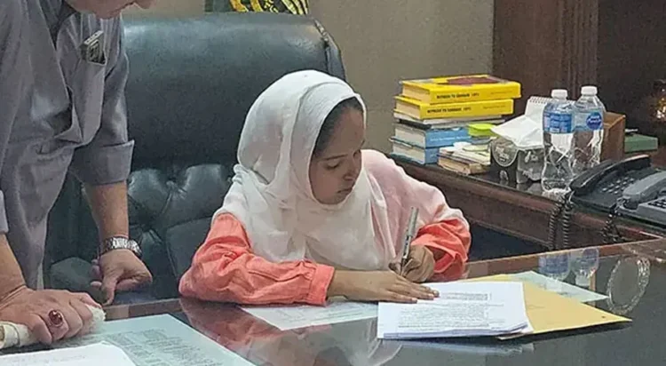 Deputy Commissioner Attock, Rao Atif Raza, invited Muneeba Maqsood to his office on Monday to serve as honorary Deputy Commissioner for a day.