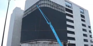 Pakistan’s biggest and most advanced 3D digital screen is going LIVE at CBD Quaid District, Gulberg, Lahore.