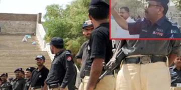 The video was posted by the Facebook page “Azeem Pura Karachi”, which claimed that the man shown in the footage was an SHO.